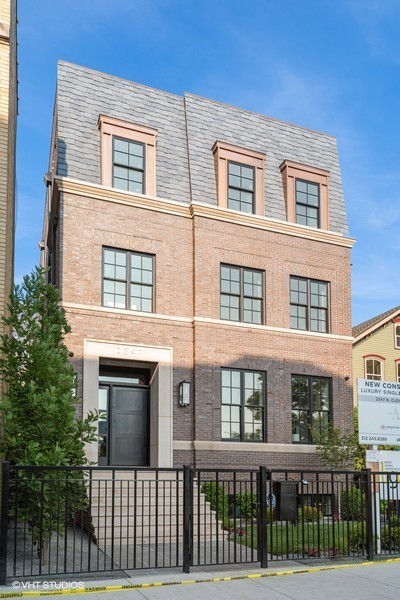 2347 N Cleveland Avenue : a Luxury Single Family Home for Sale - Lincoln Park Chicago, Illinois